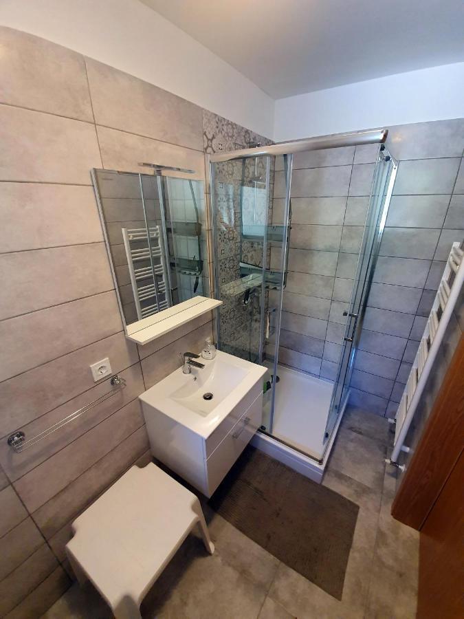 Apartment Ana 伊佐拉 外观 照片