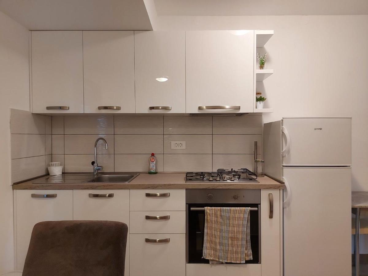 Apartment Ana 伊佐拉 外观 照片