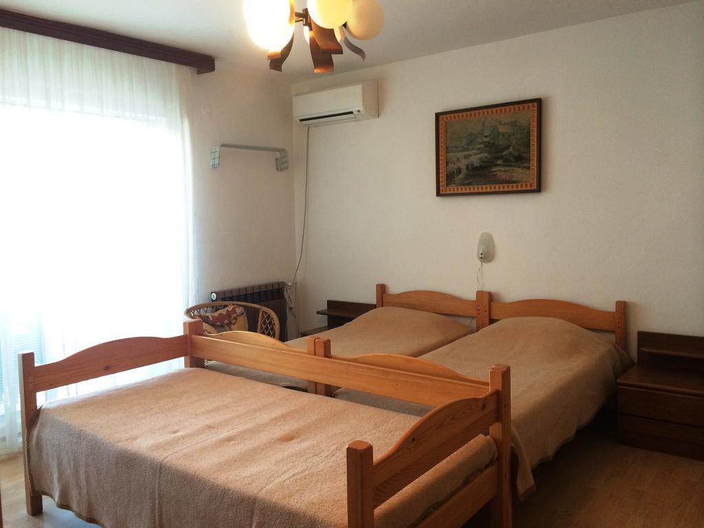 Apartment Ana 伊佐拉 外观 照片