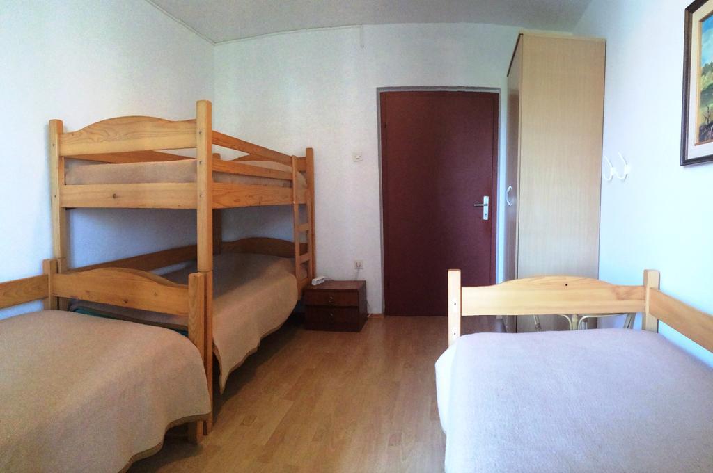 Apartment Ana 伊佐拉 外观 照片