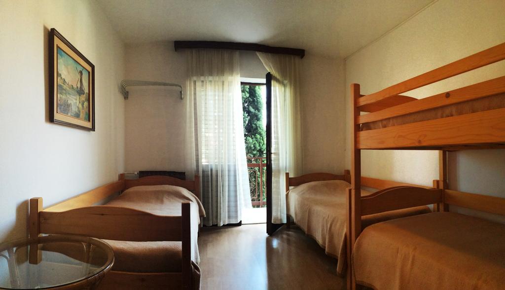 Apartment Ana 伊佐拉 外观 照片