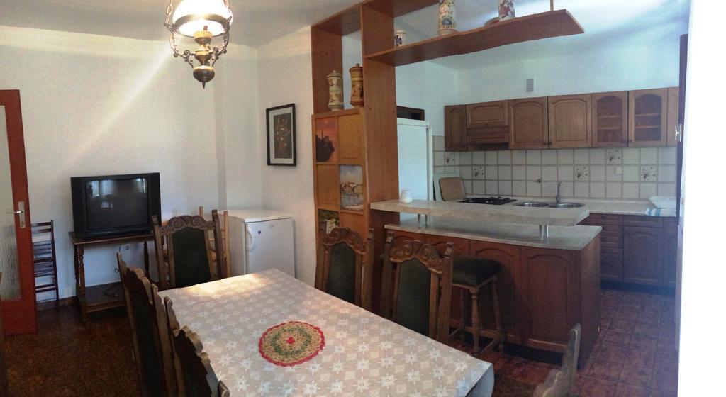 Apartment Ana 伊佐拉 外观 照片